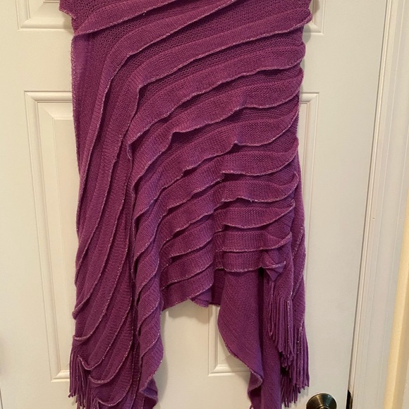 Ruffled Purple poncho Sweater size M - Picture 9 of 9